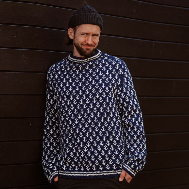 Captain sweater in navy blue