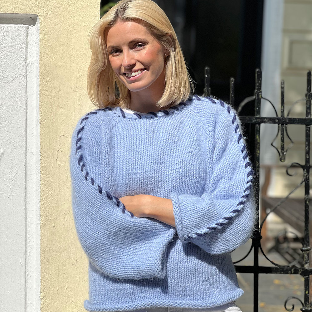 Light blue Sorbonne sweater with stitches