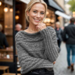 Leafy sweaterscarf in dark grey