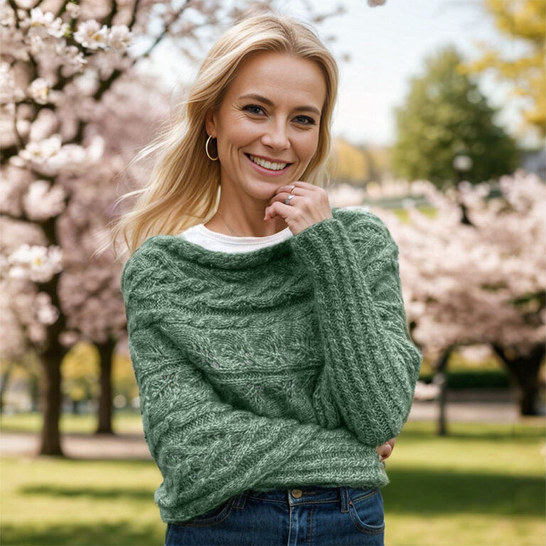 Leafy sweater scarf in deep forest green